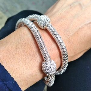 CUTE!! Stretchie bracelet Set!!